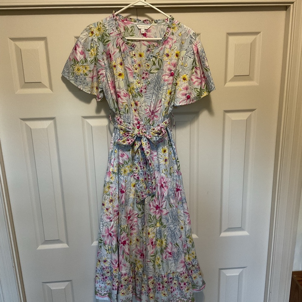 Crown and Ivy Floral Maxi Dress with Elastic Waist and Tie